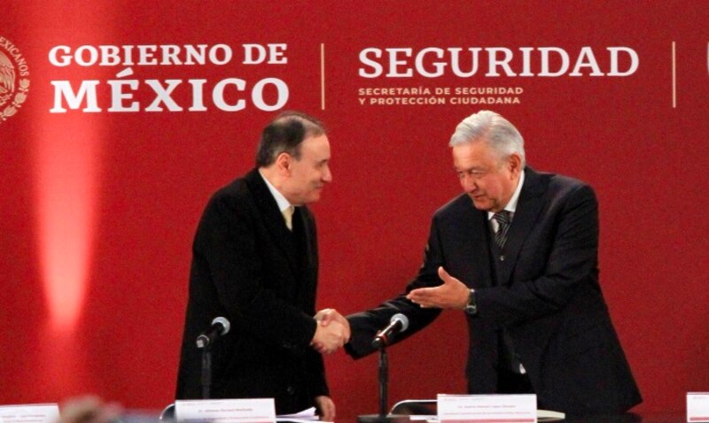 El presidente de México, Enrique Peña Nieto, se reúne con el secretario de Seguridad y Protección Ciudadana, Alfonso Durazo.