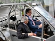 Confía Ebrard zanjar pronto tema de aranceles, mientras incentiva a recibir premio por innovación