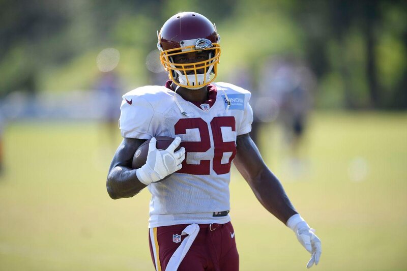 El jugador de fútbol americano Adrian Peterson durante un entrenamiento