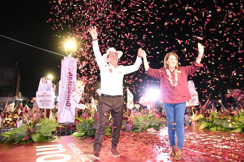 Candidatos de Morena celebran su triunfo en las elecciones de México