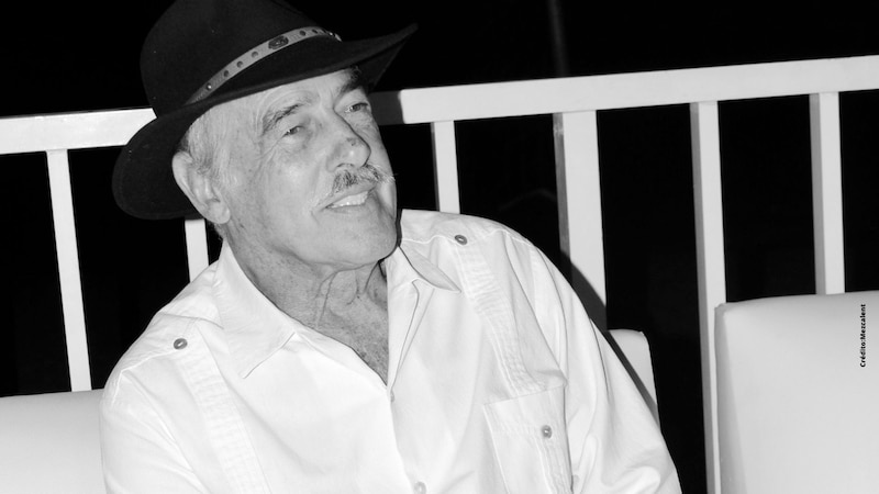 El cantante mexicano Vicente Fernández en una imagen en blanco y negro