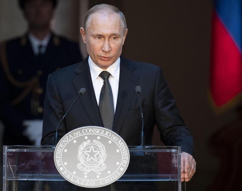 El presidente ruso, Vladimir Putin, pronuncia un discurso en el Palazzo Chigi, en Roma.