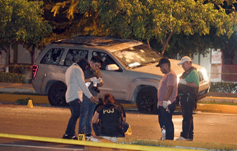 Investigan ataque a balazos contra un vehículo en la colonia Jardines de Morelos