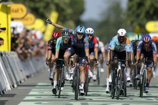 Tim Merlier gana la etapa 8 del Tour y Del Toro sigue tercero en la general