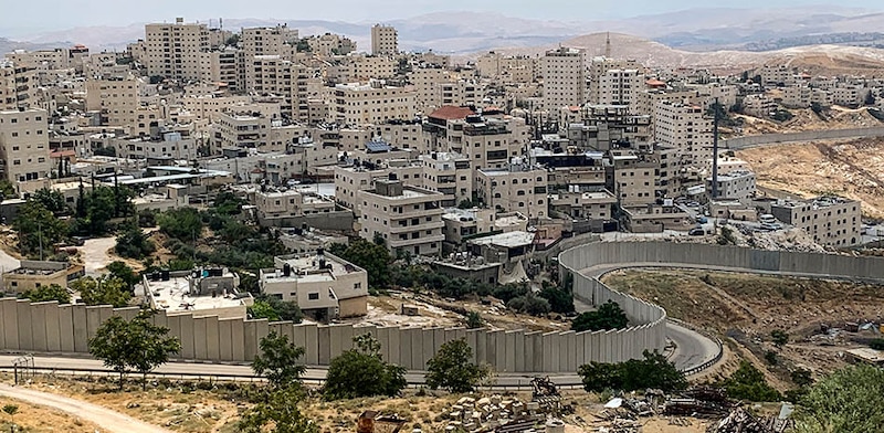 Israel construye un muro en Cisjordania