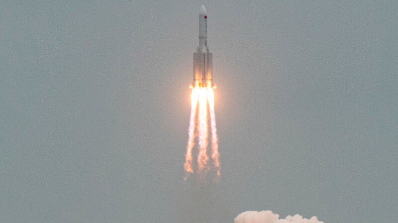 Lanzamiento de un cohete espacial