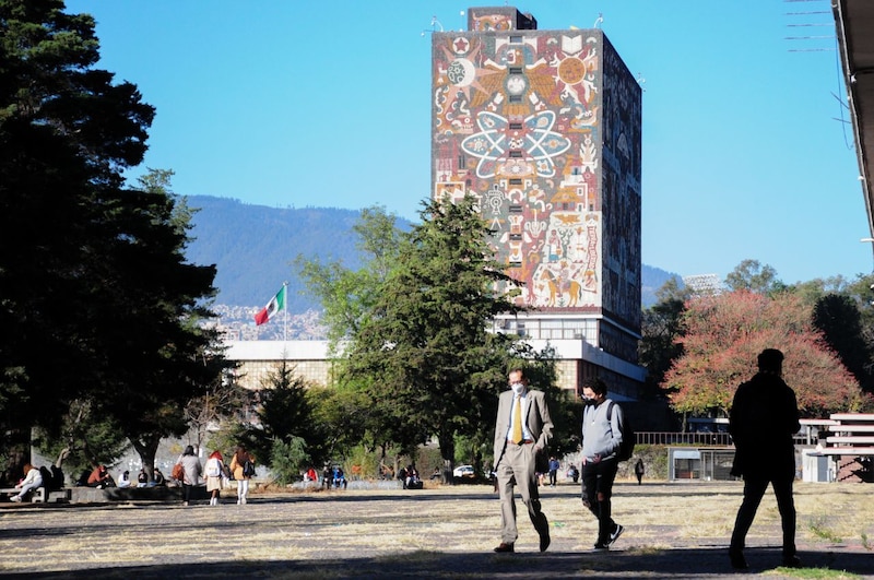 Estudiantes en el campus de la UNAM