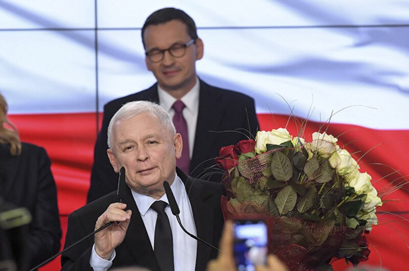 El presidente Andrzej Duda da un discurso durante la ceremonia de investidura en Polonia