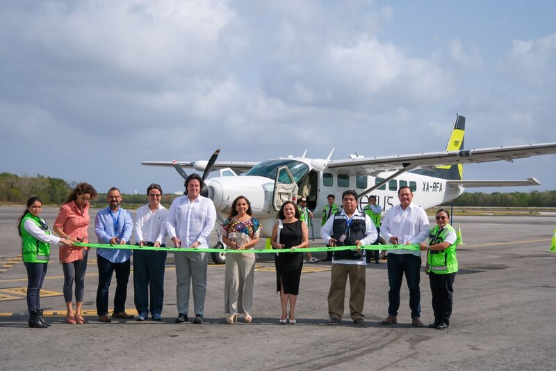 Inauguración de la nueva ruta aérea Mérida-Cancún