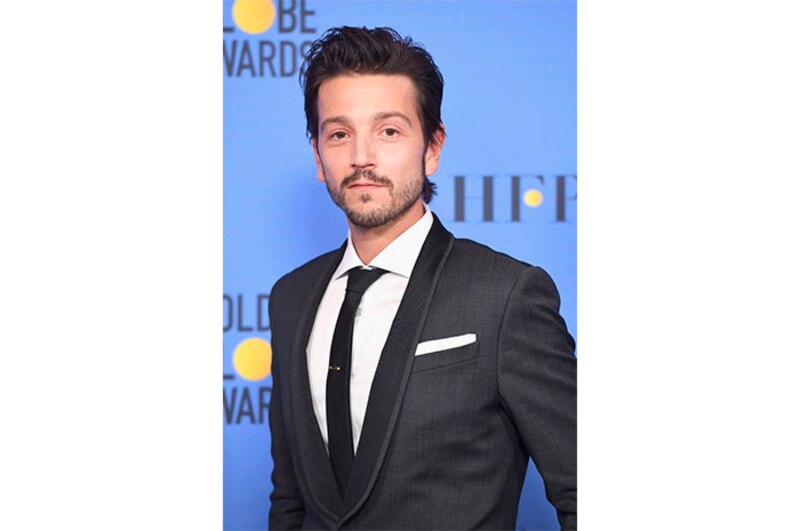 El actor mexicano Gael García Bernal en la alfombra roja de los Golden Globes 2018