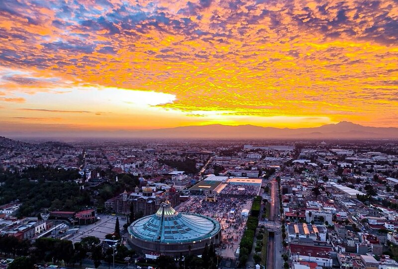 Basílica de Guadalupe al atardecer