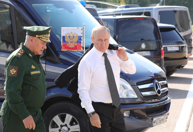 Putin y Shoigu inspeccionan el Distrito Militar Oriental