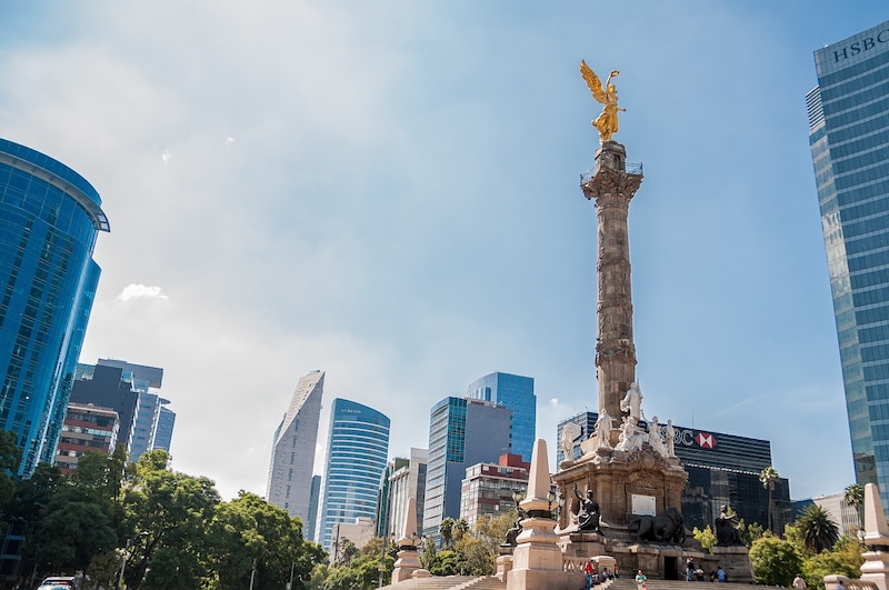 Vista panorámica del Ángel de la Independencia y la Ciudad de México