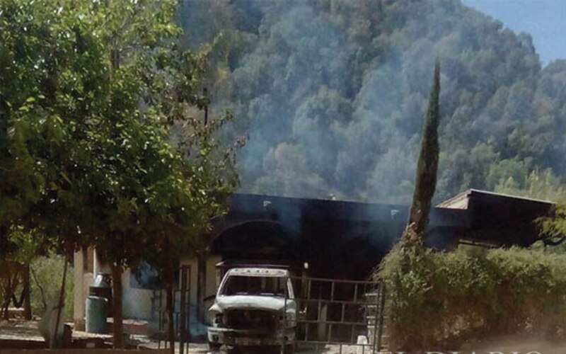 Incendio en una casa en el campo
