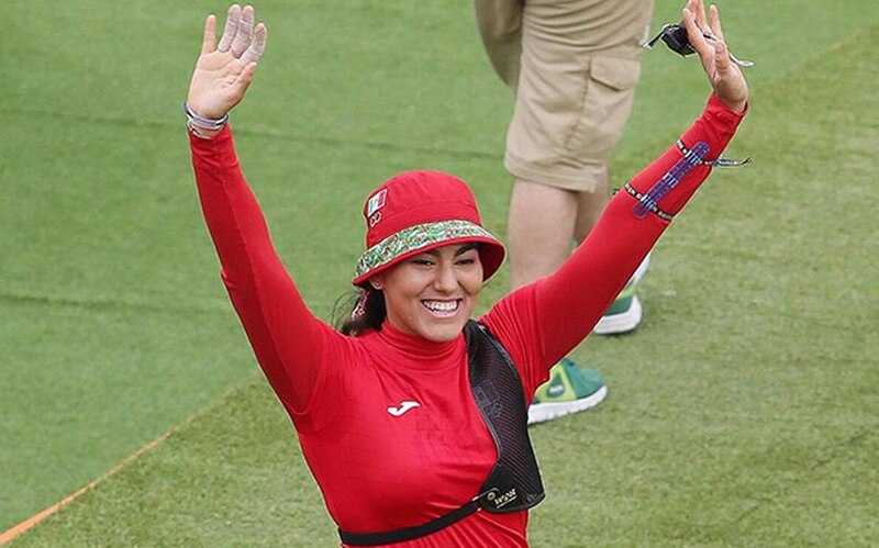 ¡La arquera mexicana, Alejandra Valencia, celebra su victoria en los Juegos Olímpicos!