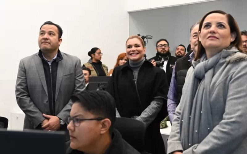 Maru Campos durante la inauguración de la Subestación Centinela en Delicias, Chihuahua, acompañada por autoridades locales y estatales