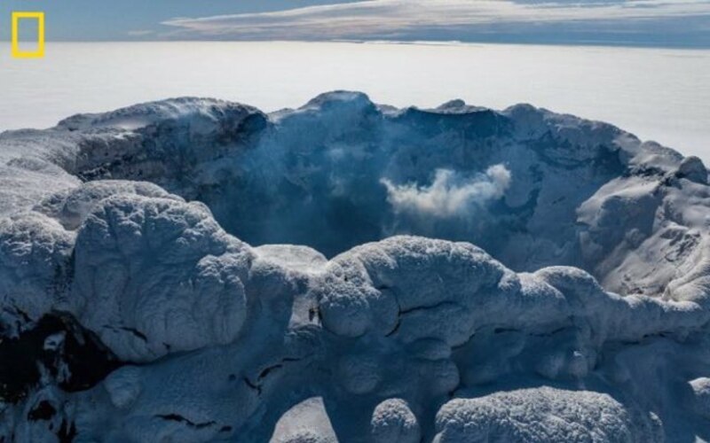 Volcán en erupción