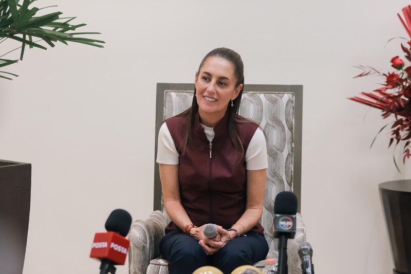 La presidenta de Honduras, Xiomara Castro, durante una entrevista.