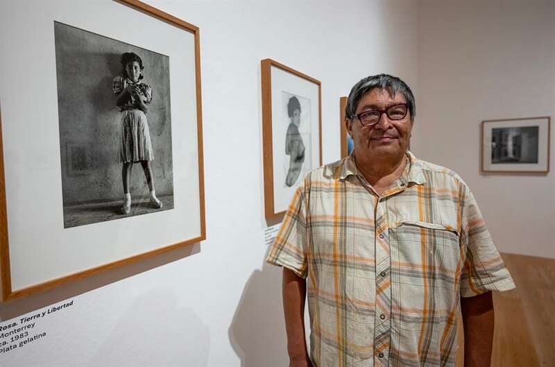 El artista plástico mixteco mixteco Rufino Tamayo en una exposición de su obra.