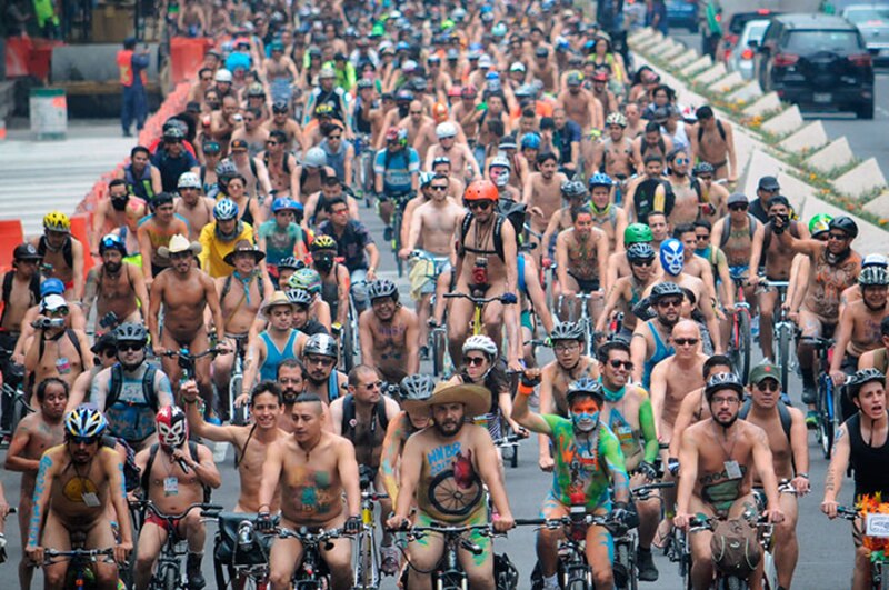 Ciclistas desnudos en la Ciudad de México