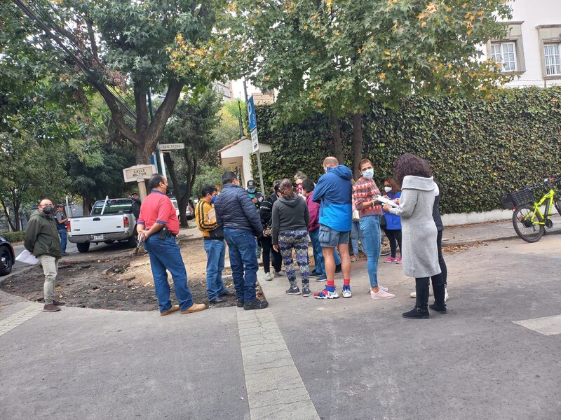Vecinos de la colonia Condesa se manifiestan contra la tala de árboles