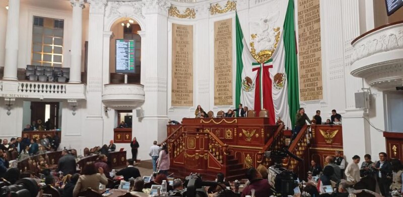 Sesión en el Congreso de la Ciudad de México