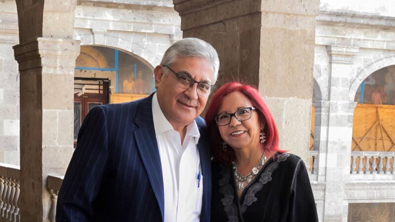 AMLO y su esposa Beatriz Gutiérrez Müller