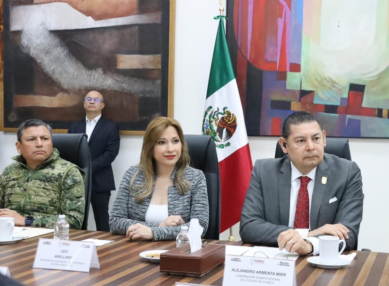 Alejandro Armenta lidera en reunión