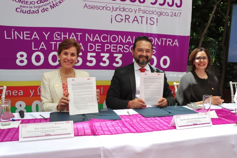 Firman Clara Luz Álvarez y Ricardo Israel González Lomelí Memorándum de Entendimiento para impulsar programas de sensibilización, justicia laboral, salud mental y cultura del respeto en el sector de la construcción.
