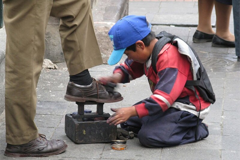 Niño limpiabotas