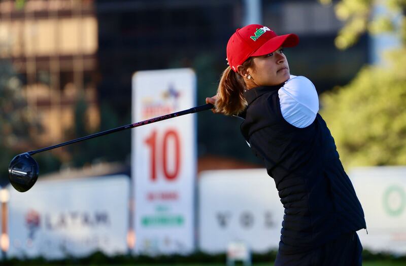 Golfista mexicana Lorena Ochoa en acción durante un torneo