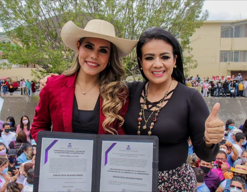 Evelyn Salgado Pineda recibe su constancia de mayoría como gobernadora electa de Guerrero