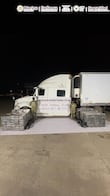 Hallan 1.5 toneladas de metanfetamina en fondo de tractocamión en Mazatlán 