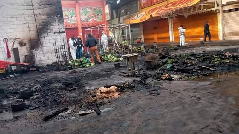 Incendio en el mercado de Sonora deja varios puestos afectados