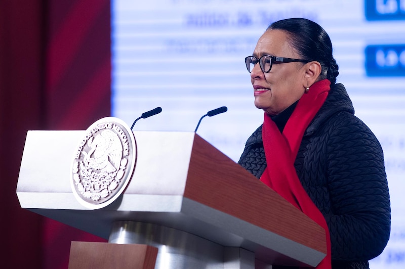 La Secretaria de Gobernación, Olga Sánchez Cordero, da un discurso en un evento público.