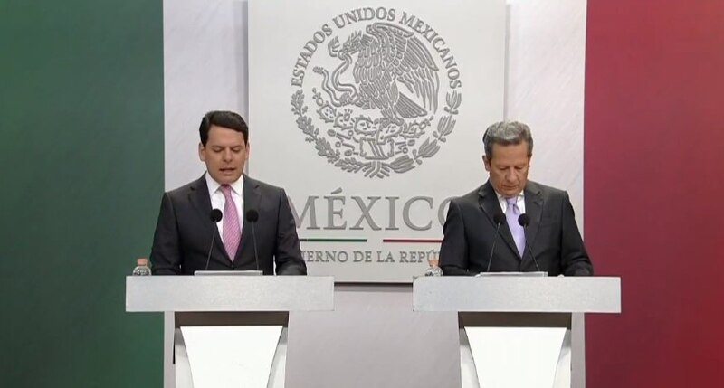 El presidente de México, Enrique Peña Nieto, y el presidente electo, Andrés Manuel López Obrador, durante una conferencia de prensa conjunta en el Palacio Nacional.