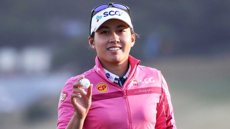 La golfista Lydia Ko celebra su victoria en el LPGA Tour.