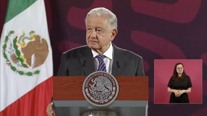 El presidente Andrés Manuel López Obrador da un discurso.