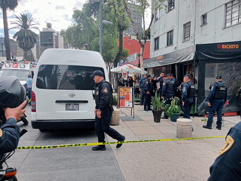 Policía en la escena del crimen