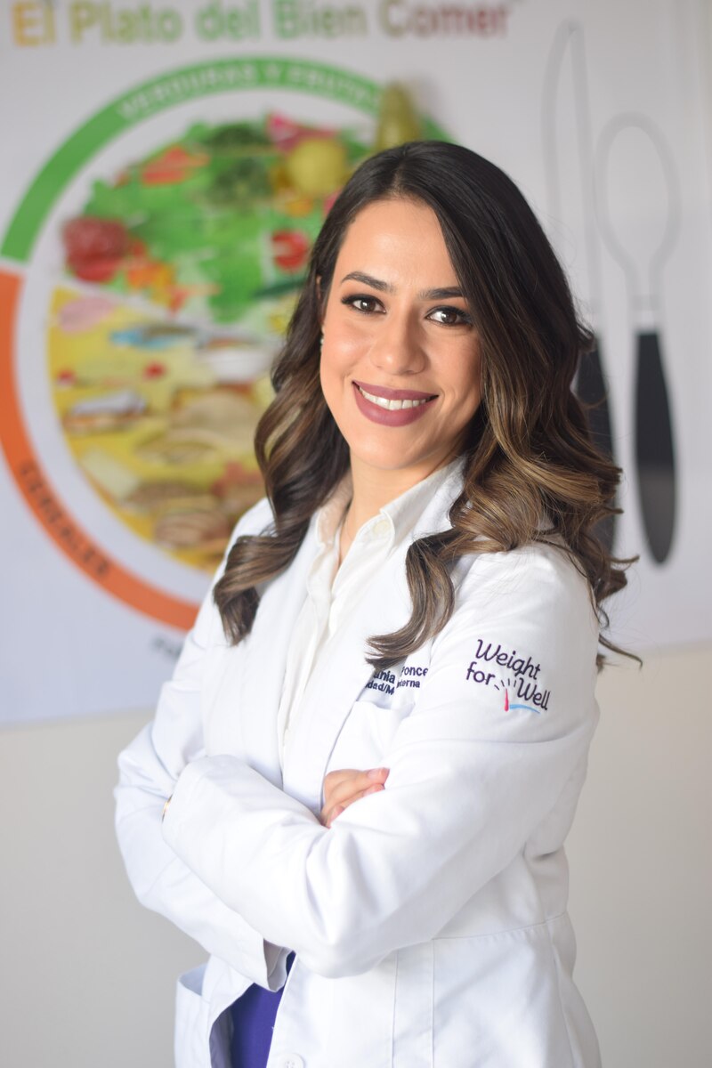 La doctora en medicina Sonia Nazario ayuda a sus pacientes a alcanzar sus objetivos de pérdida de peso.