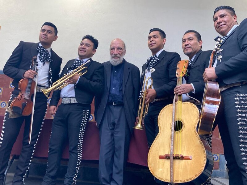 Mariachi tocando en una boda