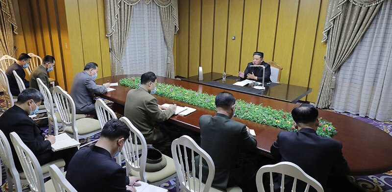 Kim Jong-un preside una reunión del Partido de los Trabajadores de Corea
