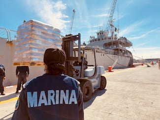 Buques de la Armada de México traslada más de 800 toneladas de ayuda humanitaria a Cuba 