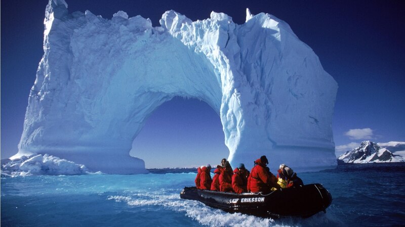 Un paseo en barco por la Antártida