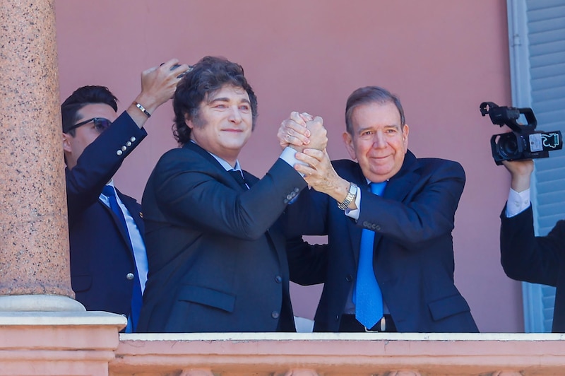 Edmundo González Urrutia y Javier Milei durante su reunión en la Casa Rosada,