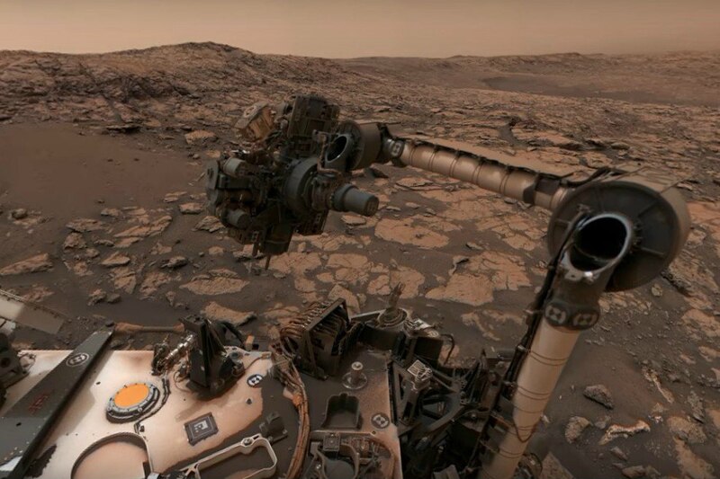 El rover Curiosity de la NASA explora la superficie de Marte