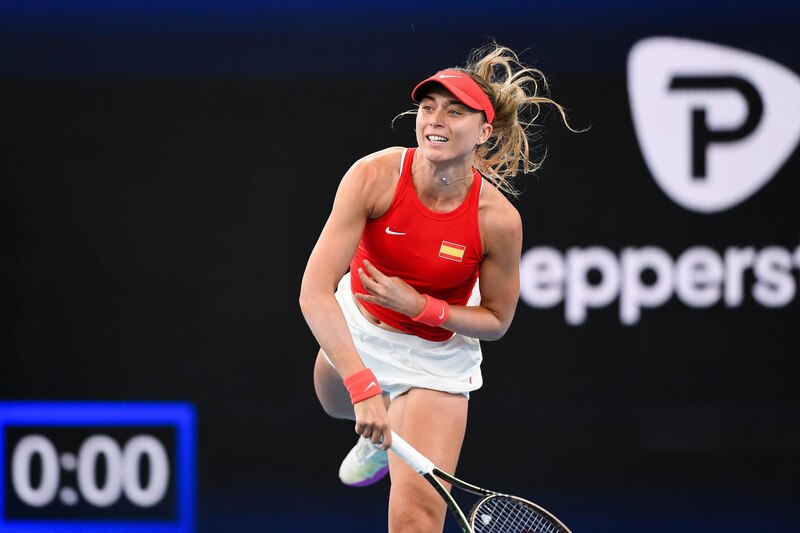 La tenista española Paula Badosa en acción durante el Abierto de Australia 2023.