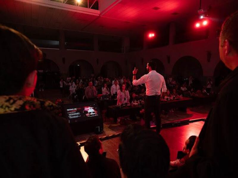 No apareció como un evento más dentro del calendario empresarial del país, sino como una apuesta distinta