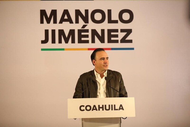 El gobernador de Coahuila, Miguel Ángel Riquelme, durante un discurso.