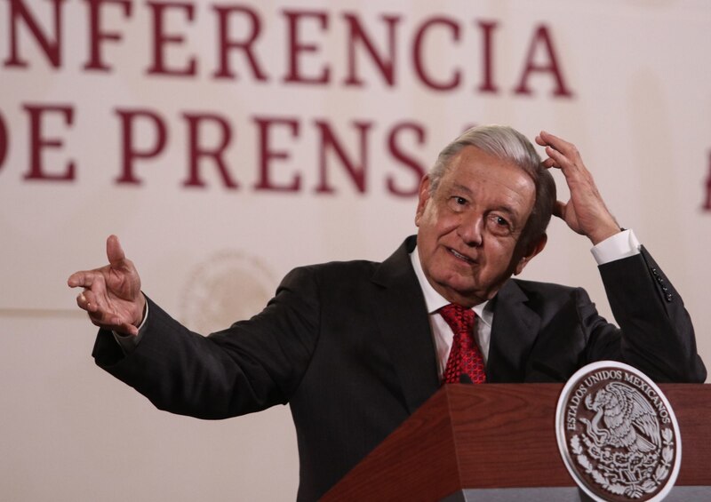 El presidente López Obrador da una conferencia de prensa.